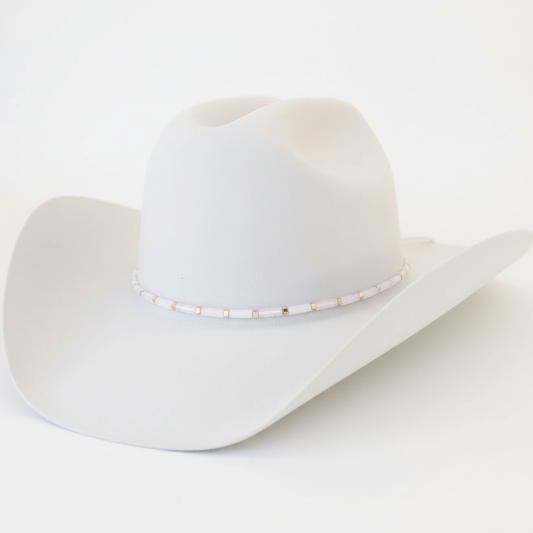 Simplified hat product photo with clean background